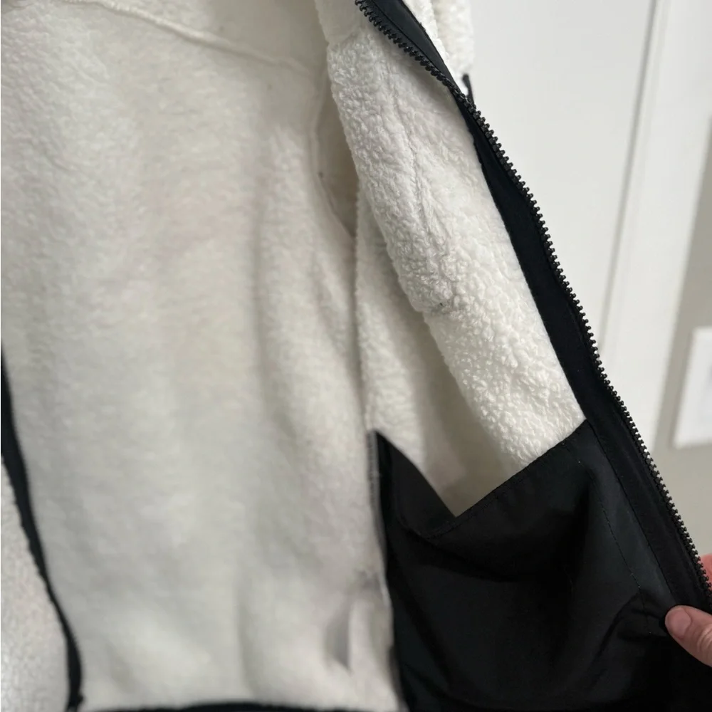 Calvin Klein Performance Teddy Jacket White & Black Zip Up Size Small